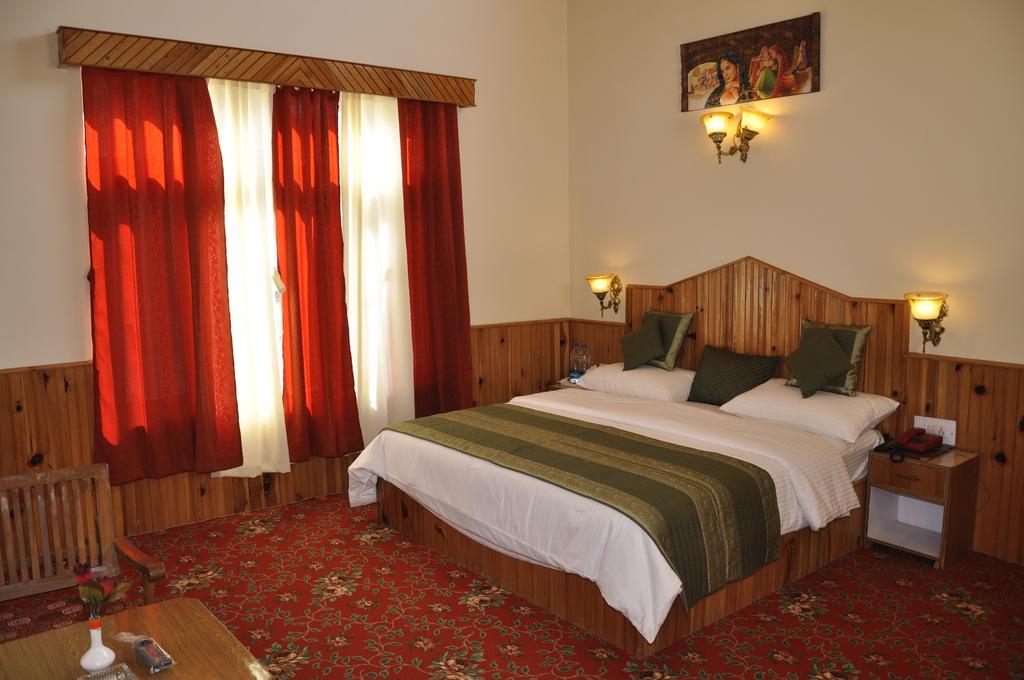 Hotel Natraj Manali ダラムシャーラー 部屋 写真