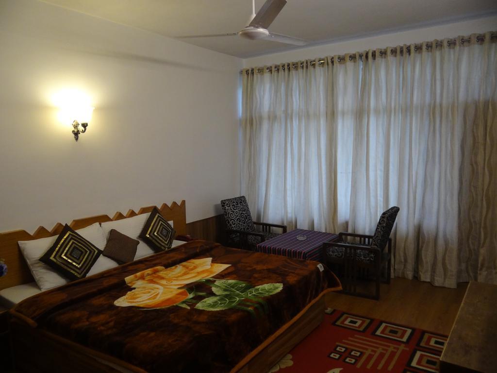 Hotel Natraj Manali ダラムシャーラー 部屋 写真