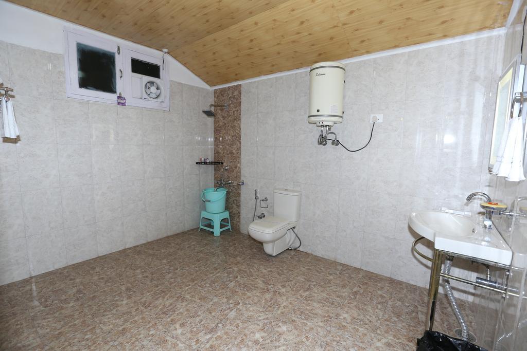 Hotel Natraj Manali ダラムシャーラー 部屋 写真