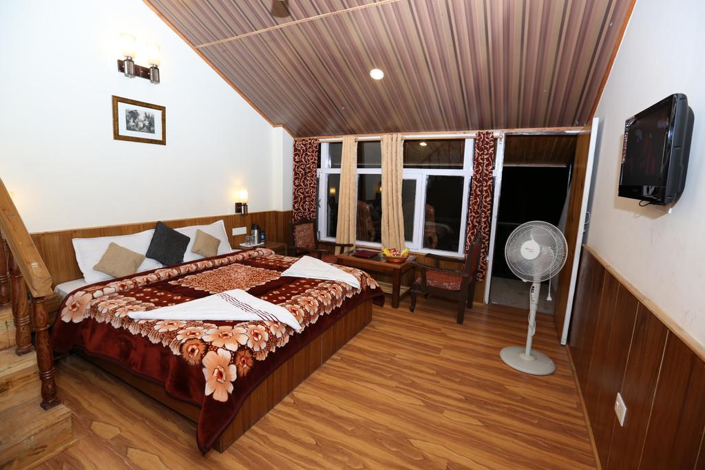 Hotel Natraj Manali ダラムシャーラー 部屋 写真