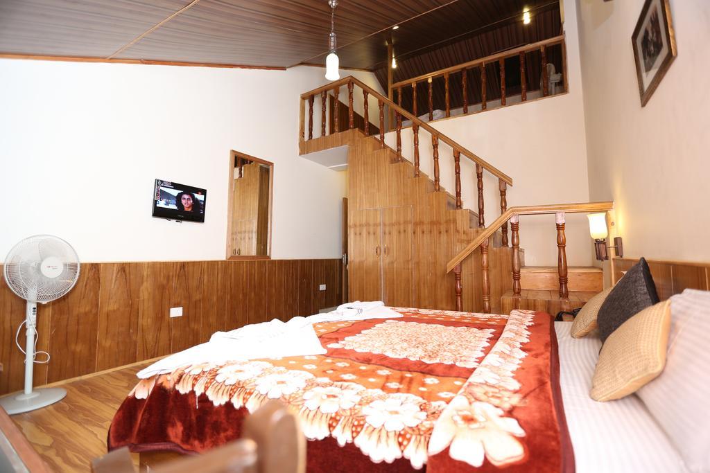 Hotel Natraj Manali ダラムシャーラー 部屋 写真