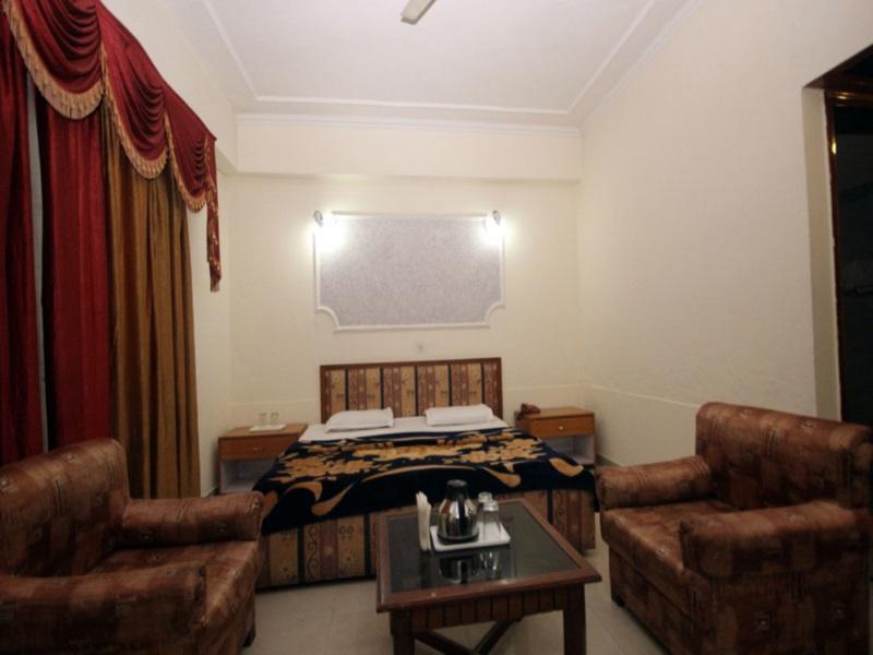 Hotel Natraj Manali ダラムシャーラー エクステリア 写真