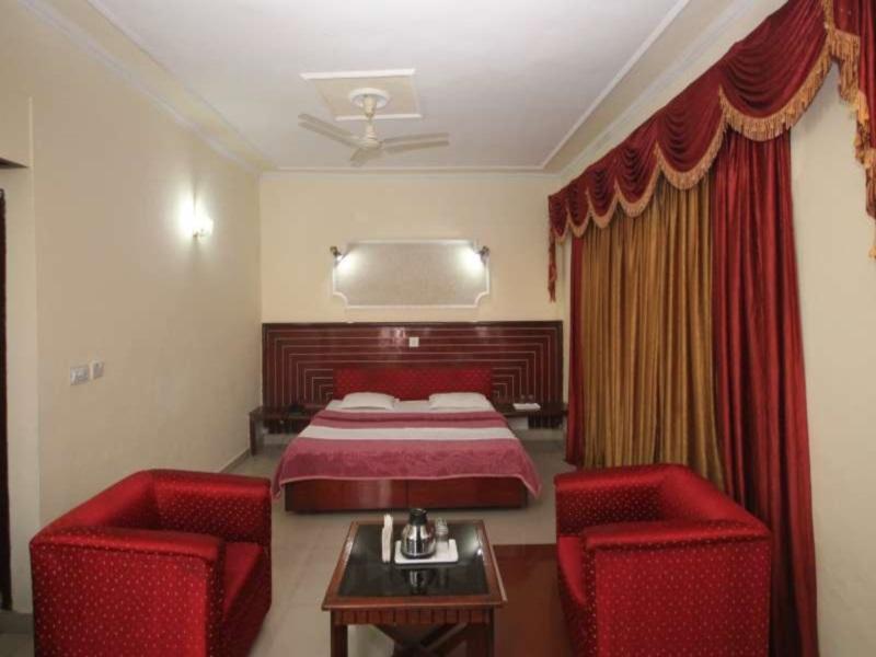 Hotel Natraj Manali ダラムシャーラー エクステリア 写真